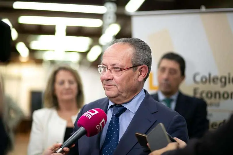 El consejero de Hacienda, Administraciones P&uacute;blicas y Transformaci&oacute;n Digital, Juan Alfonso Ruiz Molina