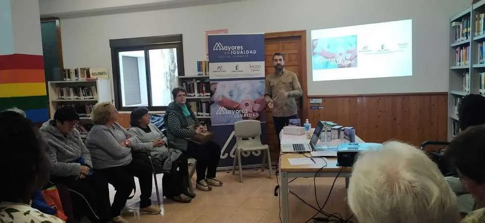 Agust&iacute;n Mora, en la presentaci&oacute;n del Taller de Mayores en Igualdad en Fuencaliente