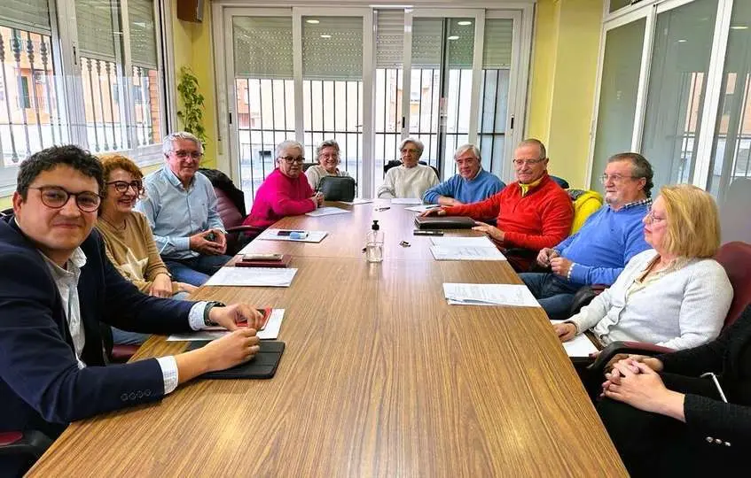 Eulalio D&iacute;az-Cano visita Centro de Mayores Puertollano 2