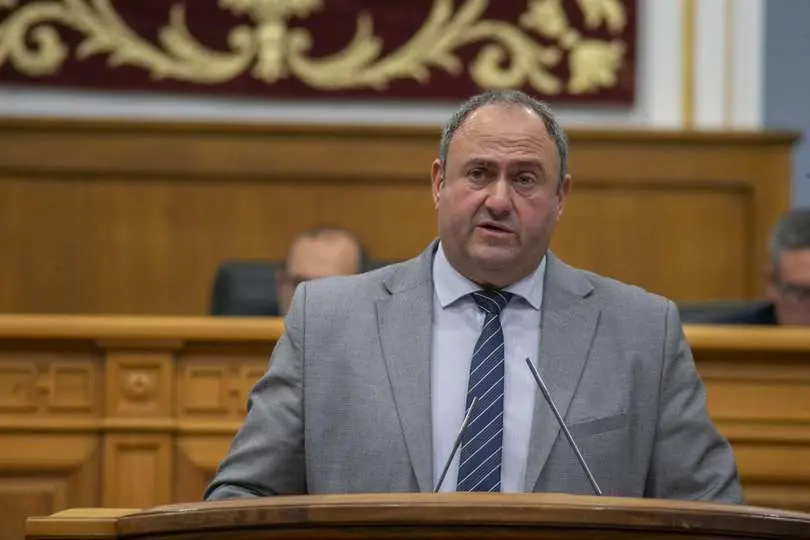 El consejero de Agricultura, Ganader&iacute;a y Desarrollo Rural, Juli&aacute;n Mart&iacute;nez Liz&aacute;n