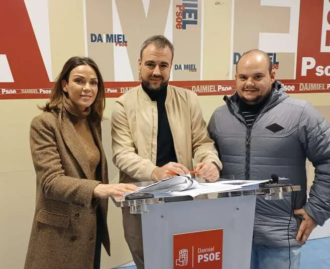 Imagen de la rueda de prensa de PSOE de Daimiel con Esther Mora