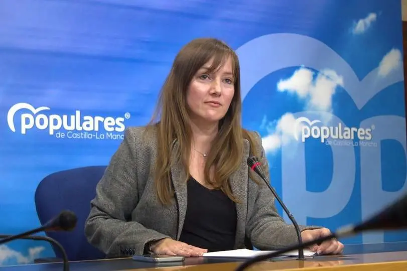 La secretaria de la mesa de las Cortes Regionales, Tania Andicoberry