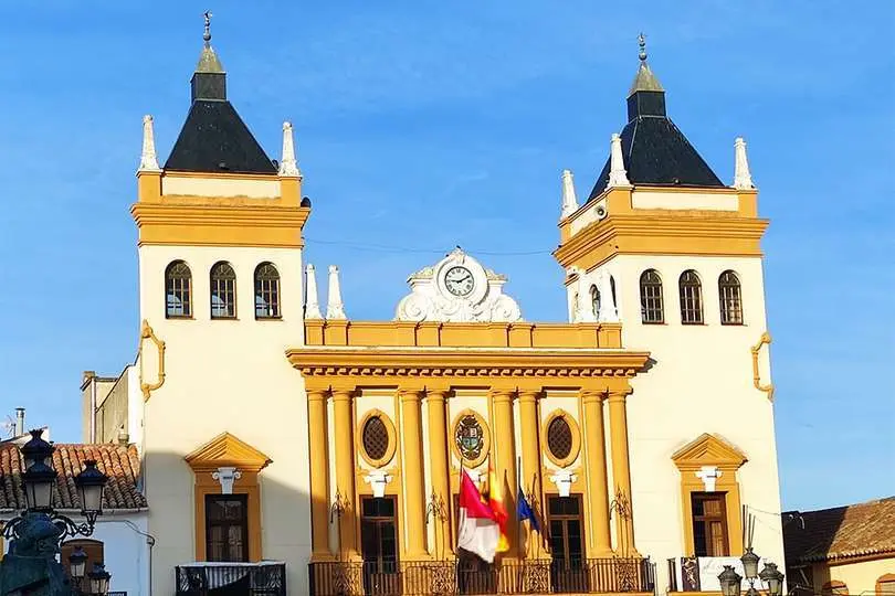 Ayuntamiento de Almod&oacute;var del Campo