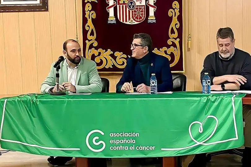 Jes&uacute;s Ruiz, Marciano S&aacute;nchez y Javier Carreras, en la mesa de intervinientes