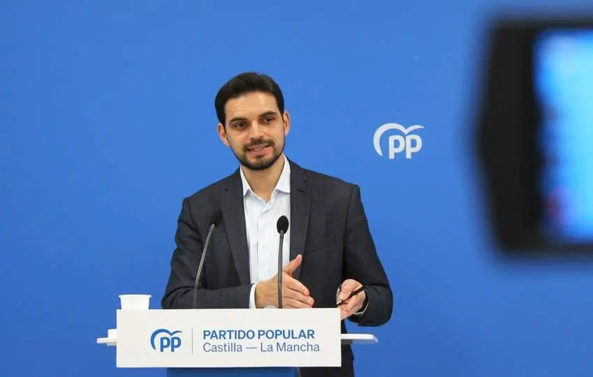 El viceportavoz del Grupo Parlamentario Popular en las Cortes regionales, Santiago Serrano