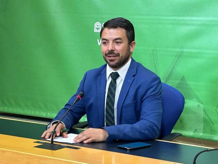 El portavoz de Vox en las Cortes de Castilla-La Mancha Iv&aacute;n S&aacute;nchez