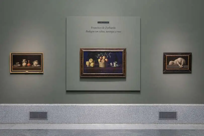 Imagen del Bodeg&oacute;n con cidras, naranjas y rosa en la sala 10 A del Museo Nacional del Prado