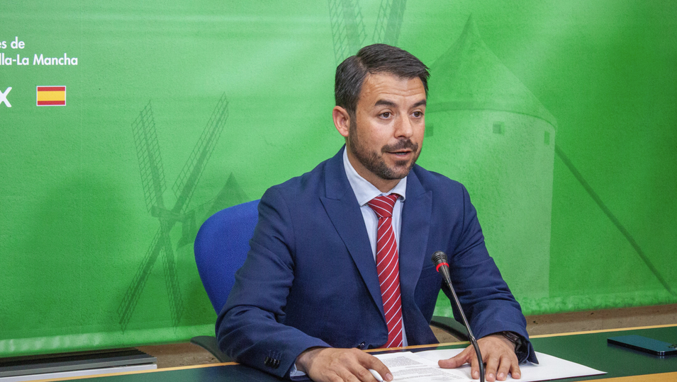 El portavoz de Vox en las Cortes de Castilla-La Mancha, Iv&aacute;n S&aacute;nchez