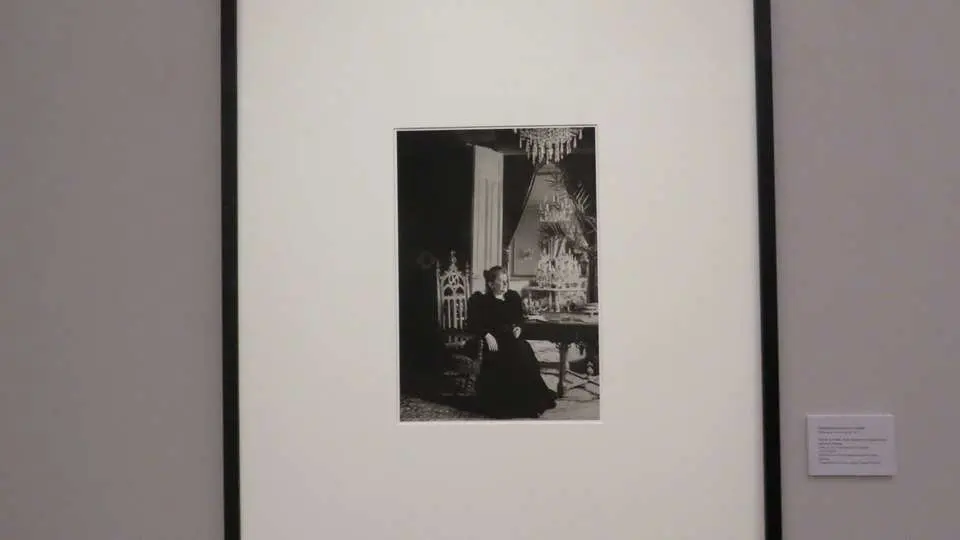 Emilia Pardo Baz&aacute;n (1851-1921) en su palacete de la calle de La Princesa. Madrid, hacia 1915