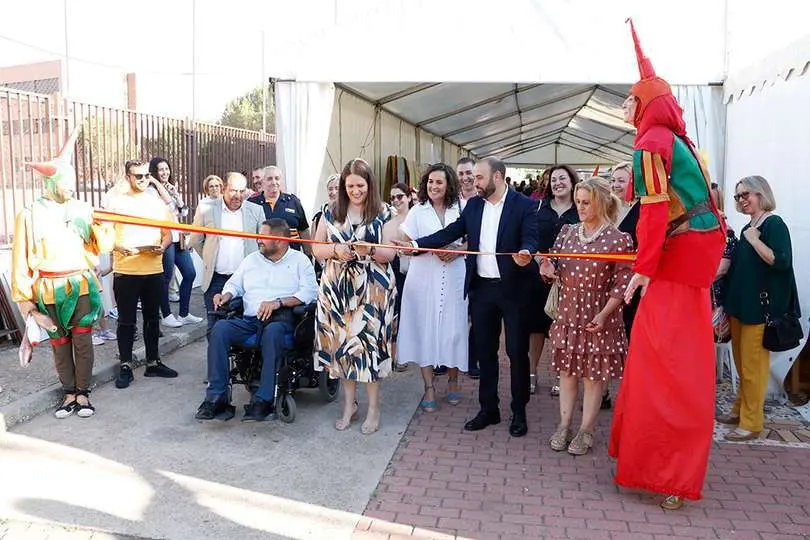 Corte de cinta inaugural