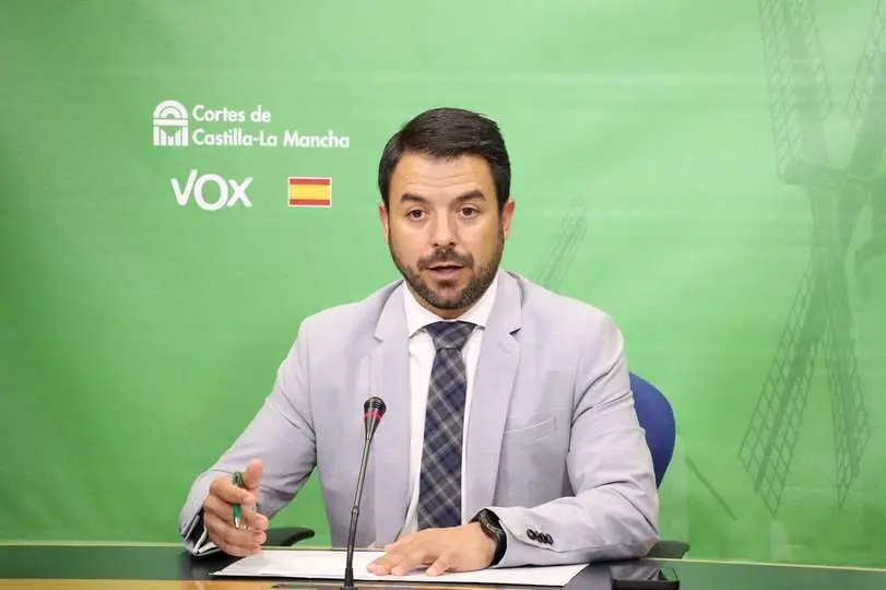 El portavoz del Grupo Parlamentario Vox en las Cortes de Castilla-La Mancha, Iv&aacute;n S&aacute;nchez