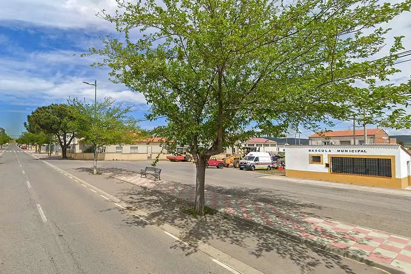 Zona de acceso al casco urbano torte&ntilde;o desde la N-420 en la que se ubicar&aacute; el punto de recarga