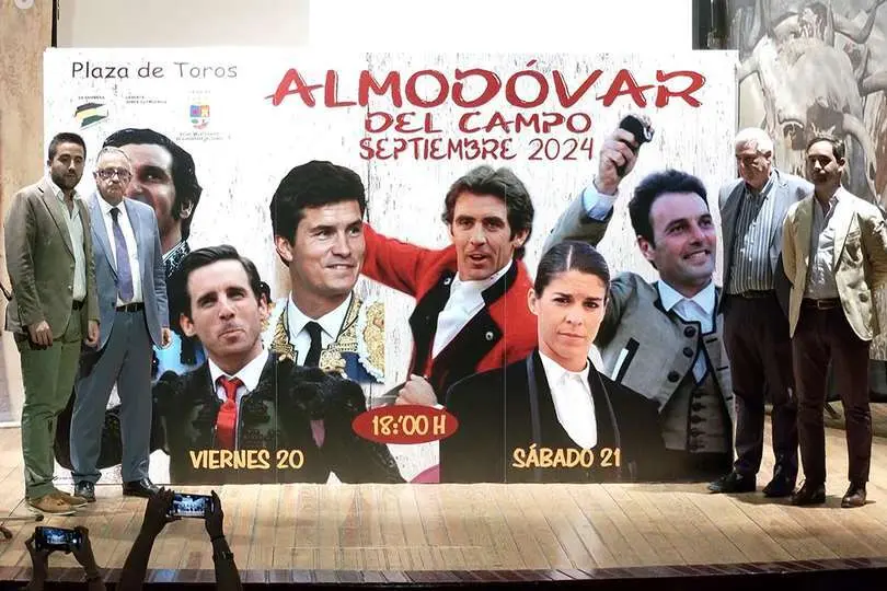 Las grandes figuras protagonizan el cartel de gran formato que se desvel&oacute; durante el acto