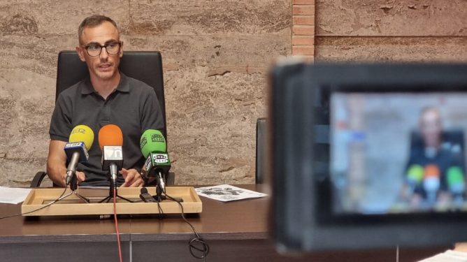 El teniente de alcalde de Deportes de Valdepe&ntilde;as, David Sevilla