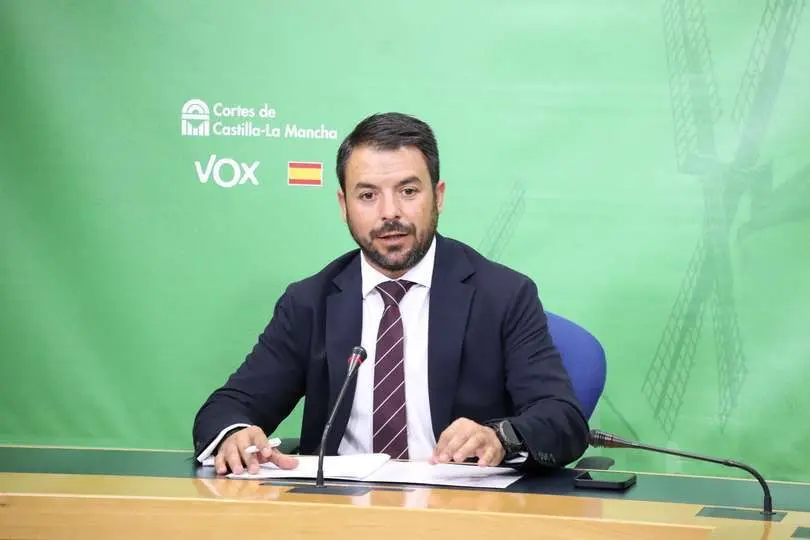 El portavoz del Grupo Parlamentario Vox en las Cortes de Castilla-La Mancha, Iv&aacute;n S&aacute;nchez