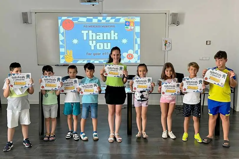 Participantes con sus diplomas en el PID almodovare&ntilde;o