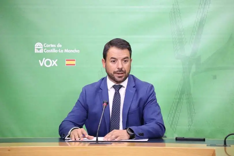 El portavoz del grupo parlamentario Vox en las Cortes de Castilla-La Mancha, Iv&aacute;n S&aacute;nchez