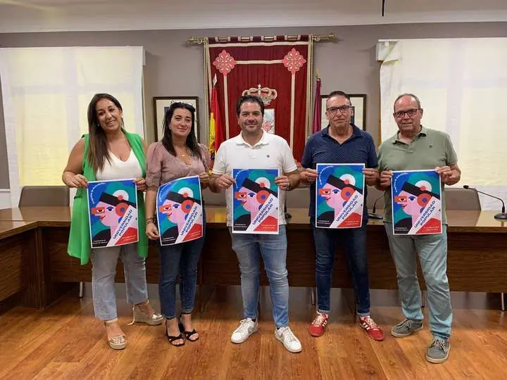 Los concejales del Equipo de Gobierno del Ayuntamiento de Pozuelo de Calatrava presentan la nueva programaci&oacute;n de la Universidad Popular