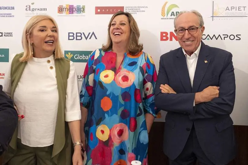 La presidenta de Amepap; Patricia Franco y el presidente de Globalcaja, Mariano Le&oacute;n.