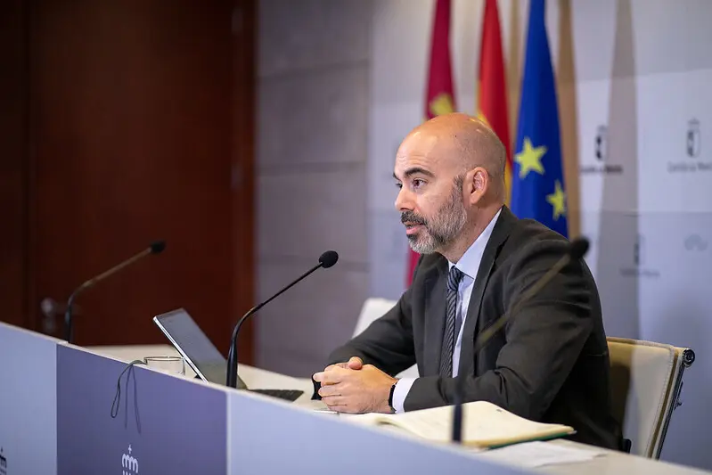 El director general de Recursos Humanos y Transformaci&oacute;n del SESCAM, I&ntilde;igo Cort&aacute;zar