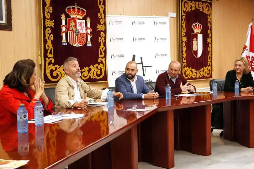Desde la izquierda, Miranda, Gimeno, Ruiz, Rubia y S&aacute;ez, ayer durante el acto celebrado en el sal&oacute;n plenario