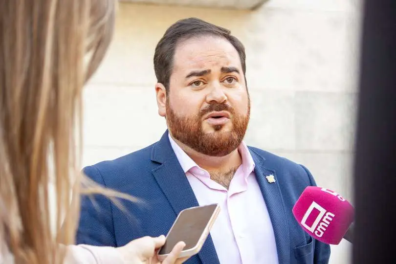 El portavoz de Bienestar Social del grupo socialista en las Cortes regionales, Pablo Camacho