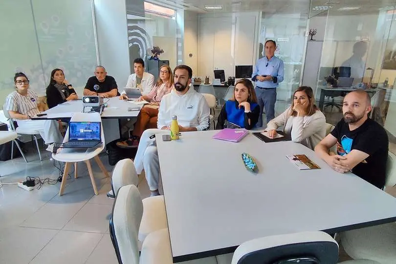 Alumnado que sigue las sesiones de manera presencial