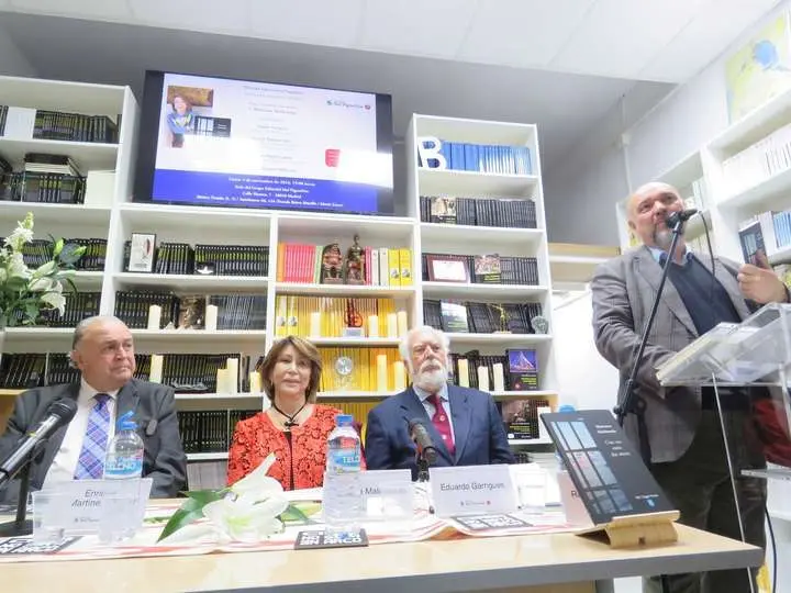 Enrique Martinez Ruiz; Marianne Maldonado; Eduardo Garrigues y de pie, Bas&iacute;lio Rodriguez Ca&ntilde;ada