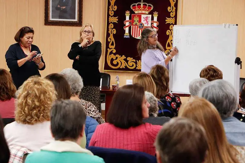 Un momento de las sesiones pr&aacute;cticas que ha dirigido Etxebarr&iacute;a
