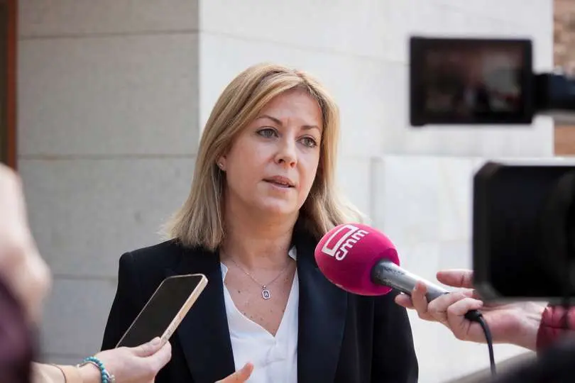 La portavoz del grupo socialista en las Cortes de Castilla-La Mancha, Ana Isabel Abeng&oacute;zar