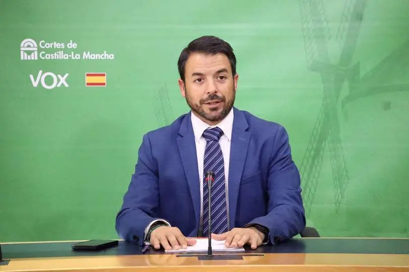 El portavoz del Grupo Parlamentario Vox en las Cortes de Castilla-La Mancha, Iv&aacute;n S&aacute;nchez