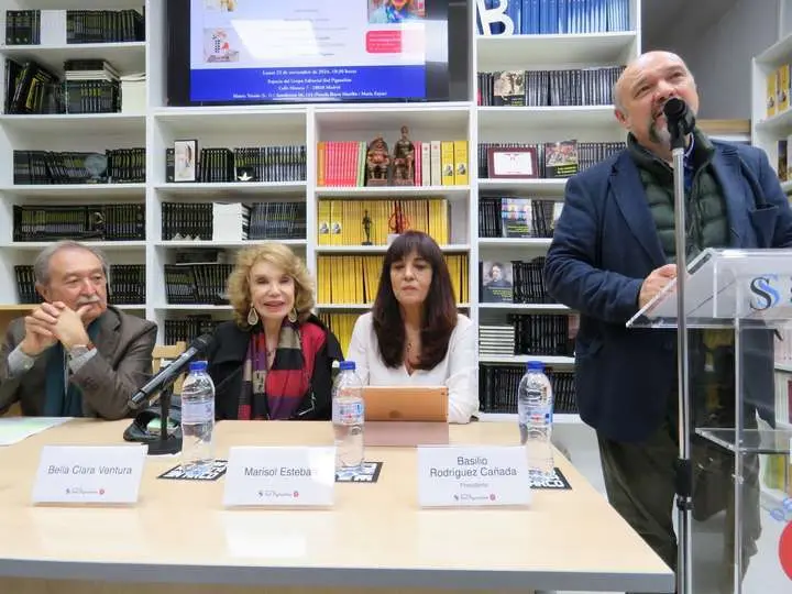 Jos&eacute; Luis Mar&iacute;n Aranda; Bella Clara Ventura; Marisol Esteban y de pie, Basilio Rodr&iacute;guez Ca&ntilde;ada