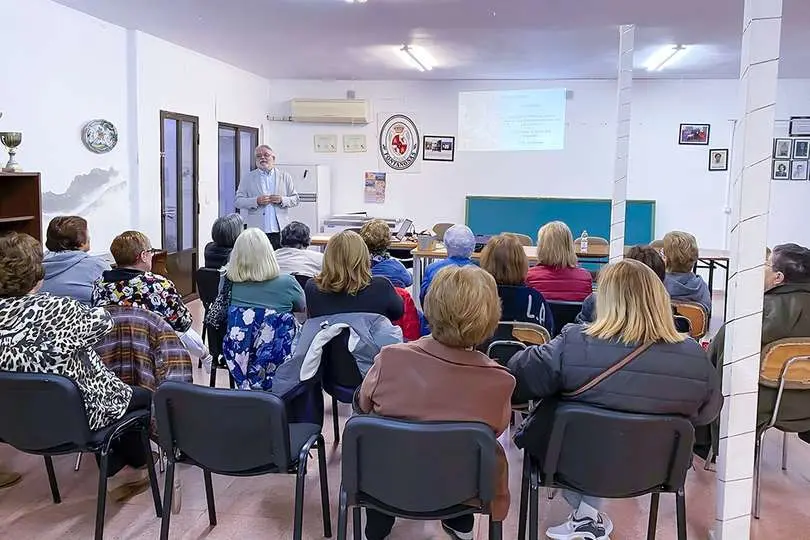 Un momento de la charla celebrada en Fontanosas