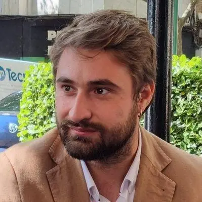 V&iacute;ctor Manuel Arias