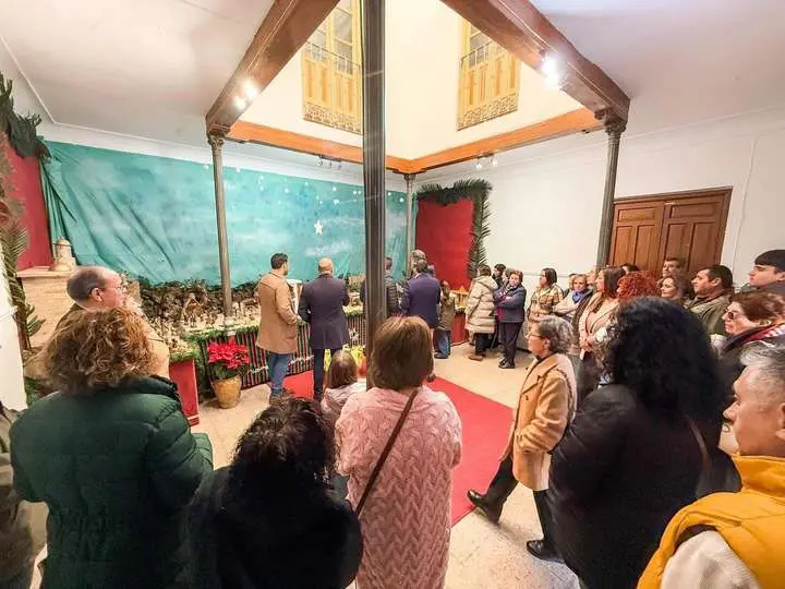 Los vecinos y visitantes disfrutan del Bel&eacute;n Municipal