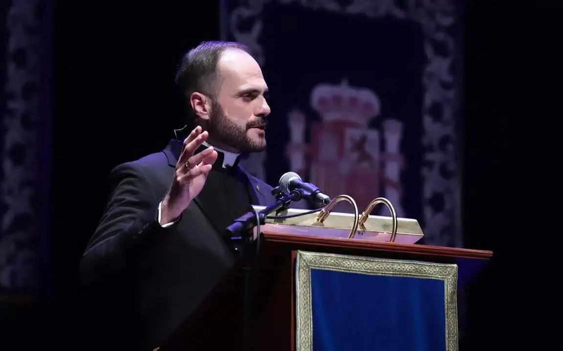 &Aacute;ngel Puentes Arenal