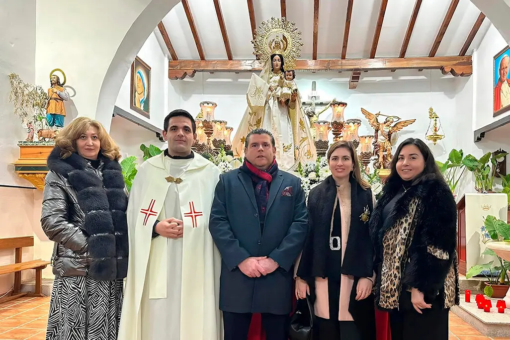 Autoridades ante la imagen de la patrona de Navacerrada