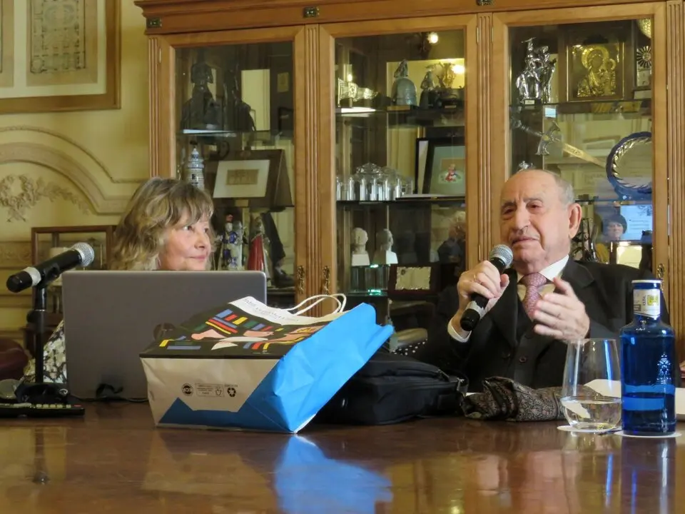 Pilar Dom&iacute;nguez Prats y Andr&eacute;s Valverde
