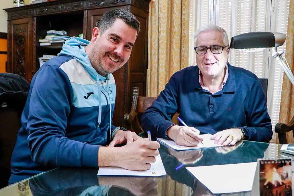 Jos&eacute; Luis Donoso y Jos&eacute; Lozano, esta ma&ntilde;ana en la firma del convenio
