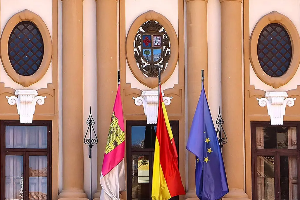 Ayuntamiento de Almod&oacute;var del Campo