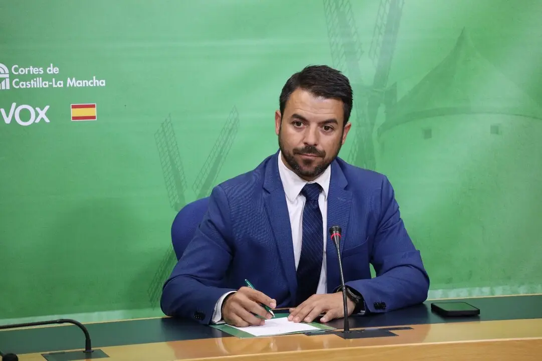 El portavoz del Grupo parlamentario VOX en las Cortes de Castilla-La Mancha, Iv&aacute;n S&aacute;nchez