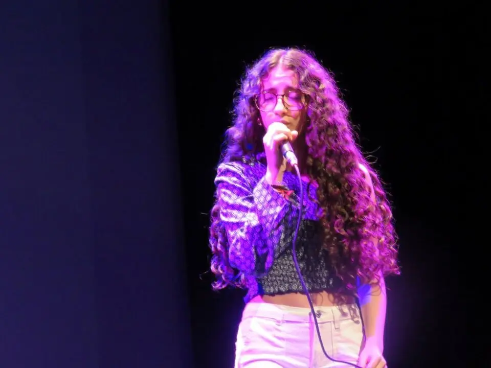 La cantante pardillana Paula Serrano ,  quien tuvo un excelente desempe&ntilde;o en el programa televisivo La Voz Kids