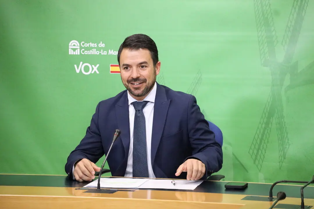El portavoz del Grupo Parlamentario Vox en las Cortes de Castilla-La Mancha, Iv&aacute;n S&aacute;nchez