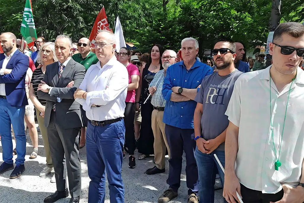 El alcalde y el teniente de alcalde de Almod&oacute;var del Campo, junto a otras autoridades de la comarca, esta ma&ntilde;ana en Puertollano