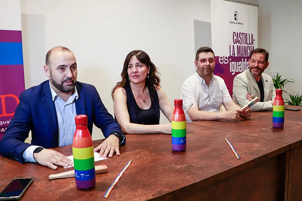 Jes&uacute;s Ruiz, Blanca Fern&aacute;ndez, Ram&oacute;n Mart&iacute;nez y David Broce&ntilde;o, al inicio del acto