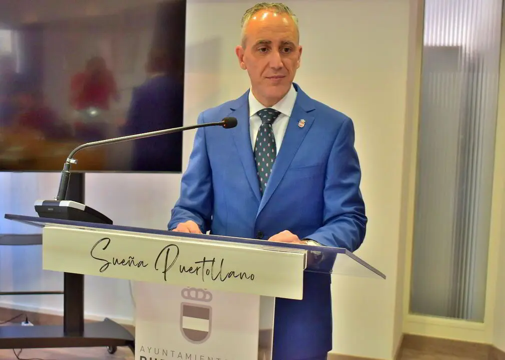 El alcalde de Puertollano, Miguel &Aacute;ngel Ruiz