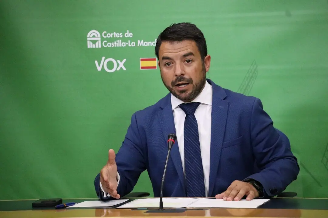 El portavoz del Grupo Parlamentario VOX en las Cortes de Castilla-La Mancha, Iv&aacute;n S&aacute;nchez