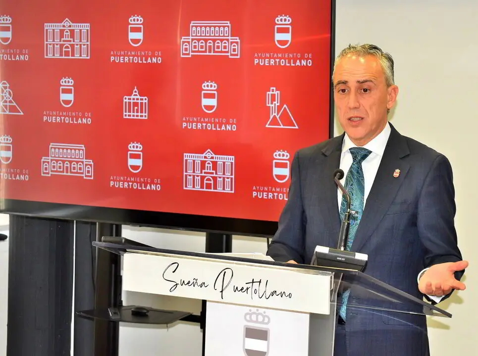El alcalde de Puertollano, Miguel &Aacute;ngel Ruiz