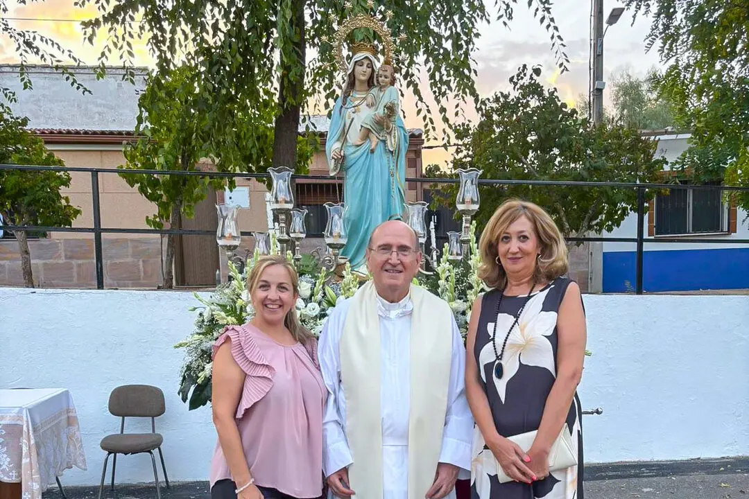 Autoridades, ayer ante ante la patrona de Valdeazogues