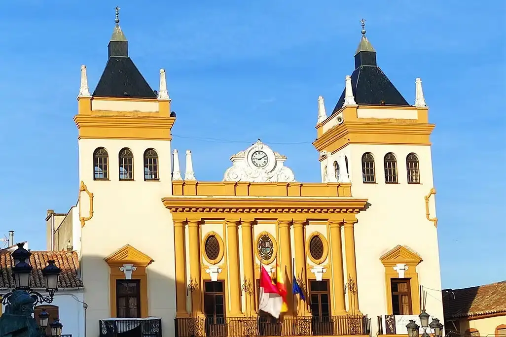 Ayuntamiento de Almod&oacute;var del Campo